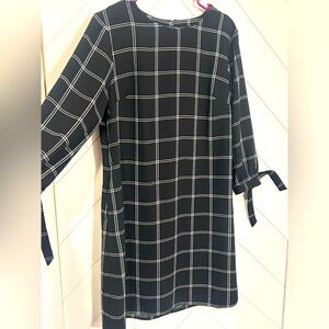 A new day Black and White Plaid long sleeve business dress- women’s Medium